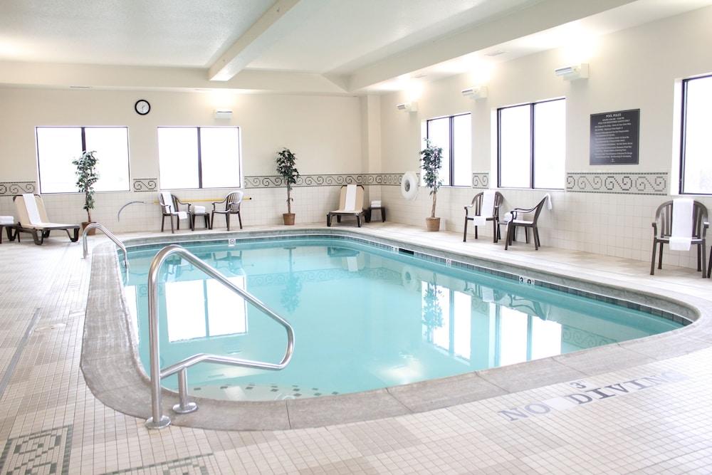 Hampton Inn & Suites Addison Bagian luar foto